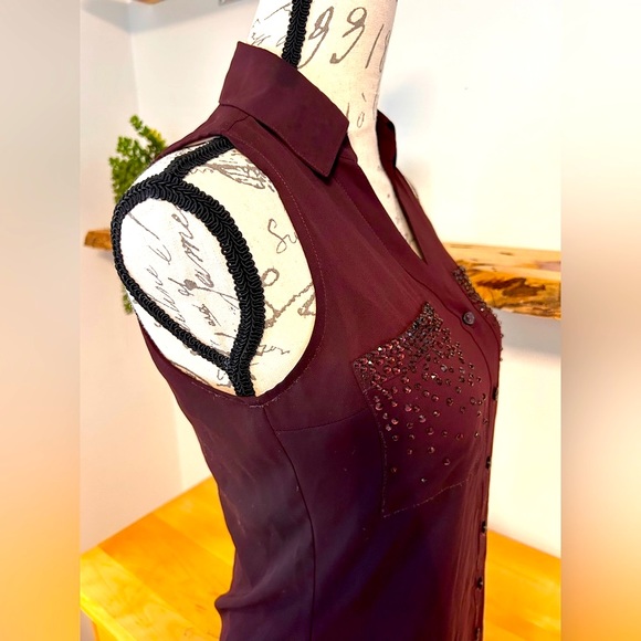 Express Rhinestoned Sleeveless Blouse - Picture 3 of 7